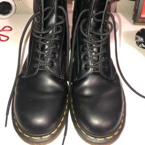 Dr martens black